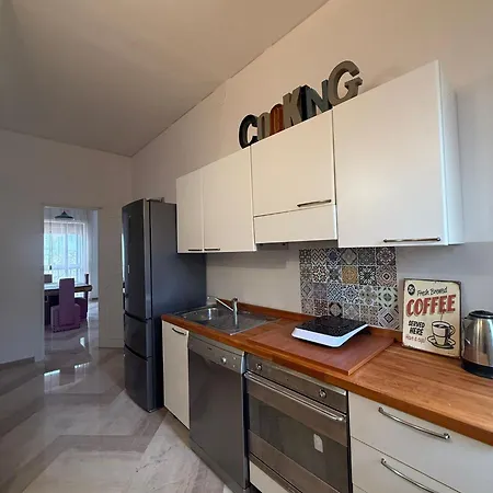 Blue Eyes Howme Διαμέρισμα *