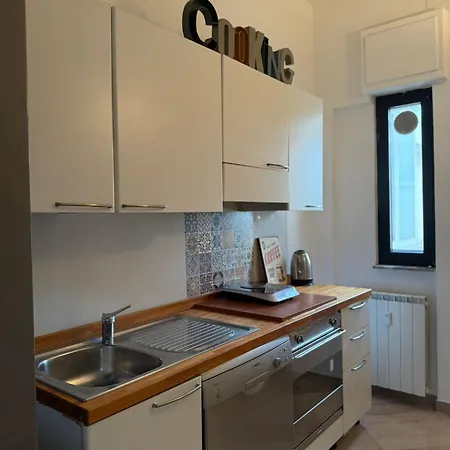 Blue Eyes Howme Μπάρι