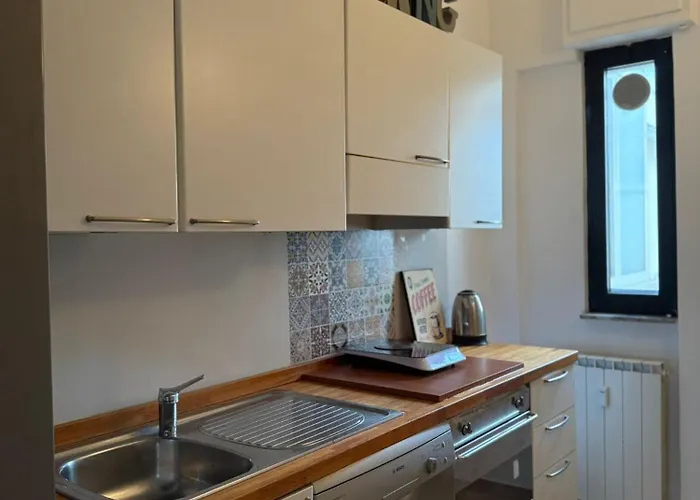 Blue Eyes Howme Bari